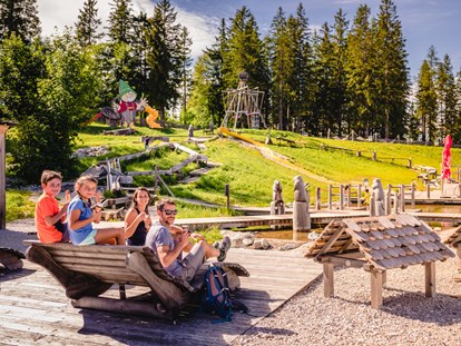 Ausflug mit Kindern - Ausflugsziel ist: ein Freizeitpark - Holzknechtland & Biberwasser & WALD8erBAHN