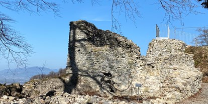 Ausflug mit Kindern - Hohenems - Reste des ehemaligen Pulverturms auf Alt-Ems - Burgruine Alt-Ems
