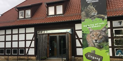 Ausflug mit Kindern - Thüringen - Wildkatzenscheune Eingang - Wildkatzendorf Hütscheroda