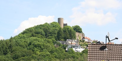 Ausflug mit Kindern - Taunus - Blick von Niederreifenberg - Burgruine Reifenberg