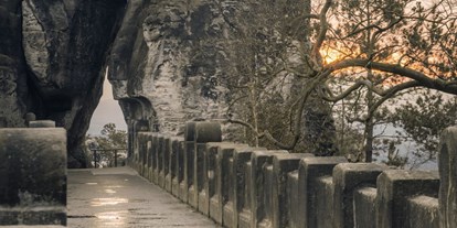 Ausflug mit Kindern - Sächsische Schweiz - Symbolbild für Ausflugsziel Burgruine Neurathen. Keine korrekte oder ähnlich Darstellung! - Burgruine Neurathen