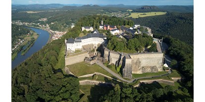 Ausflug mit Kindern - Ausflugsziel ist: ein sehenswerter Ort - Luftbild der Festung Königstein von Westen - Festung Königstein