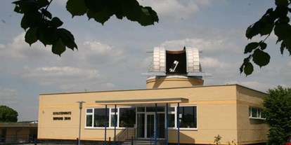 Ausflug mit Kindern - Eibenstock - Sternwartengebäude mit Beobachtungskuppel - Sternwarte und Planetarium "Sigmund Jähn"