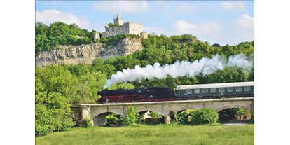 Ausflug mit Kindern - Ausflugsziel ist: ein sehenswerter Ort - Bahn im Saaletal - Burgrestaurant Rudelsburg