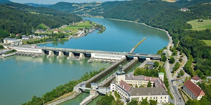 Ausflug mit Kindern - Artstetten - Kraftwerk Ybbs-Persenbeug mit Schleuse & Schloss Persenbeug - Besucherkraftwerk Ybbs-Persenbeug