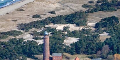 Ausflug mit Kindern - Vorpommersche Boddenlandschaft - Der Leuchtturm und das Gehöft des NATUREUMs stehen unter Denkmalschutz - NATUREUM Darßer Ort