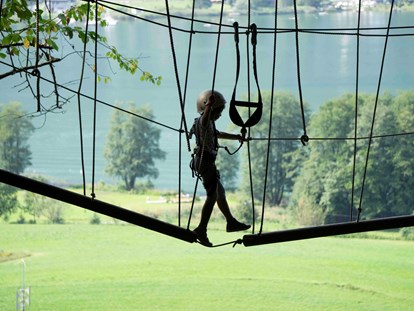 Ausflug mit Kindern - Ausflugsziel ist: ein Freizeitpark - Kletterwald Ossiacher See - Spektakuläre Aussicht auf See und Berge! - Kletterwald Ossiacher See