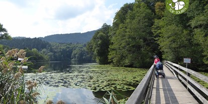Ausflug mit Kindern - Bayern - Der bezaubernde See lädt an 2 Stellen zum Baden ein.  - Höglwörther See 