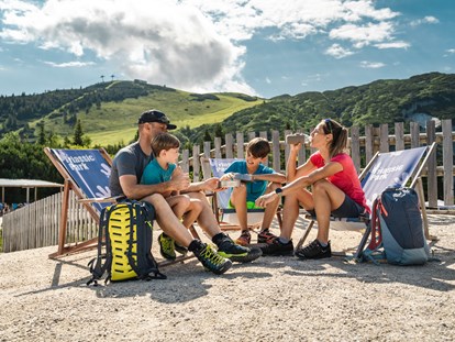 Ausflug mit Kindern - TOP Ausflugsziel 2023 - Steinplatte Waidring Triassic Park  - Triassic Park auf der Steinplatte
