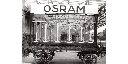 Ausflug mit Kindern - Ausflugsziel ist: ein sehenswerter Ort - Festwagen im Osram-Werk Weißwasser Mitte der 1930er Jahre
 - Glasmuseum Weißwasser - Oberlausitz - Sachsen