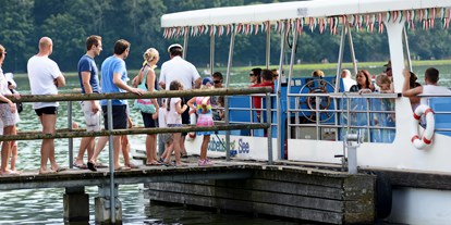 Ausflug mit Kindern - Ausflugsziel ist: eine Schifffahrt - Schiffsrundfahrten im Eintrittspreis inkludiert - Freizeitparadies Stubenbergsee