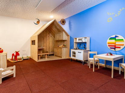 Ausflug mit Kindern - Bayern - Indoor-Spielbereiche zum Toben in den JUFA Hotels