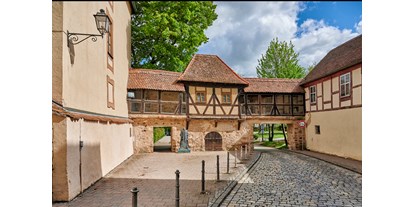 Ausflug mit Kindern - Bayern - Mittelalterliche Stadtmauer, z.T. über das Markgrafenmuseum auch begehbar - Hohenzollernresidenz Ansbach