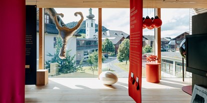 Ausflug mit Kindern - Vorarlberg - Ausstellung "geburtskultur. vom gebären und geboren werden" (2020/21) © Frauenmuseum Hittisau / Angela Lamprecht - Frauenmuseum Hittisau