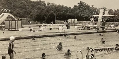 Ausflug mit Kindern - Waldviertel - Das war das Freibad im Jahre 1968. Seit dem wurde es 2 mal renoviert und modernisiert  - Erlebnis-Freibad Eggenburg 