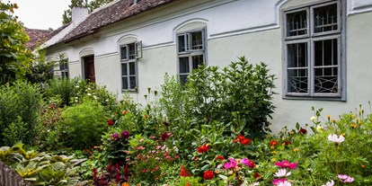 Ausflug mit Kindern - Weinviertel - Farbprächtige Bauergärten vor den Häusern anno dazumal (rund 80 Objekte) - Weinviertler Museumsdorf Niedersulz