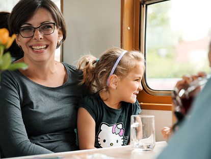 Ausflug mit Kindern - Niederösterreich - Besondere Ausblicke genießen - Bahnerlebnis Reblaus Express