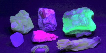 Ausflug mit Kindern - St. Corona am Wechsel - Mineralien unter UV-Licht - Felsenmuseum Bernstein