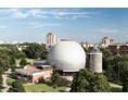 Ausflugsziel: Das Zeiss-Großplanetarium prägt mit seiner ikonischen Kuppel das Berliner Stadtbild. - Zeiss-Großplanetarium Berlin