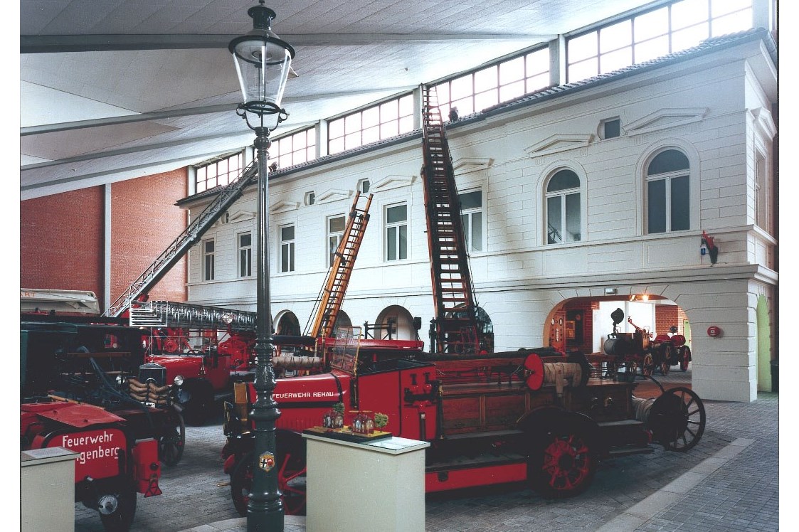 Ausflugsziel: Halle 2 mit gründerzeitlicher Hausfassade - Deutsches Feuerwehr-Museum Fulda