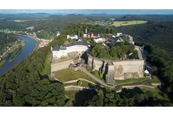 Ausflugsziel: Luftbild der Festung Königstein von Westen - Festung Königstein