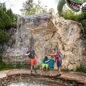 Ausflugsziel: Steinplatte Waidring Triassic Park  - Triassic Park auf der Steinplatte