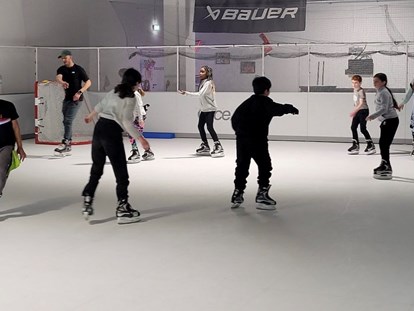 Ausflug mit Kindern - Die einzigartige Eislaufschule