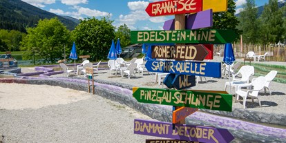 Ausflug mit Kindern - Kitzbühel - Eine große Auswahl an Edelsteinen findet ihr auch in unserem Souvenirshop - Edelsteinpark Niedernsill