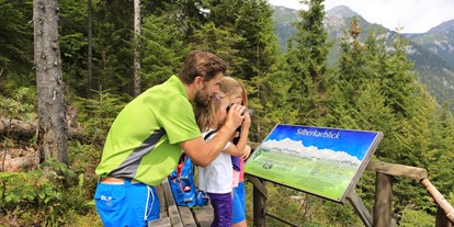 Ausflug mit Kindern - Ramsau am Dachstein - Sattelberg © photo-austria.at - Hans-Peter Steiner - Natur- und Umwelterlebnispfad am Sattelberg