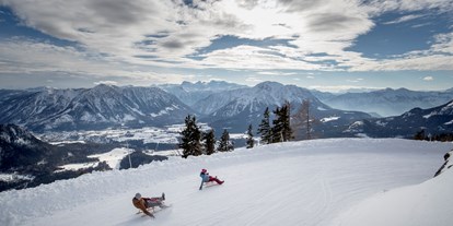 Ausflug mit Kindern - Altaussee - Rodeln auf der blaue Piste "Panoramaabfahrt" - Skigebiet Loser Altaussee