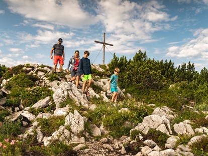 Ausflug mit Kindern - Tiroler Unterland - Steinplatte Waidring Triassic Park - Triassic Park auf der Steinplatte