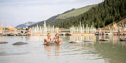 Ausflug mit Kindern - Tirol - Spaß im Wasser - Fichtensee auf der Rosenalm