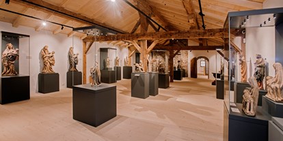 Ausflug mit Kindern - Pinzgau - Der Raum unserer Hauptausstellung "Schöne Madonnen # Salzburg. Gussstein um 1400.". - Bergbau- und Gotikmuseum Leogang