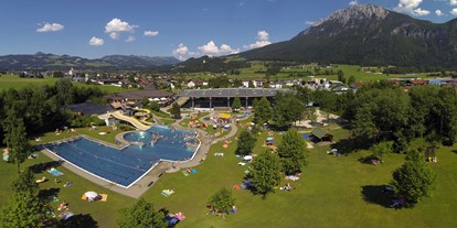 Ausflug mit Kindern - Kufsteinerland - Luftaufnahme - Erlebnis-Freizeitpark „Hallo du“